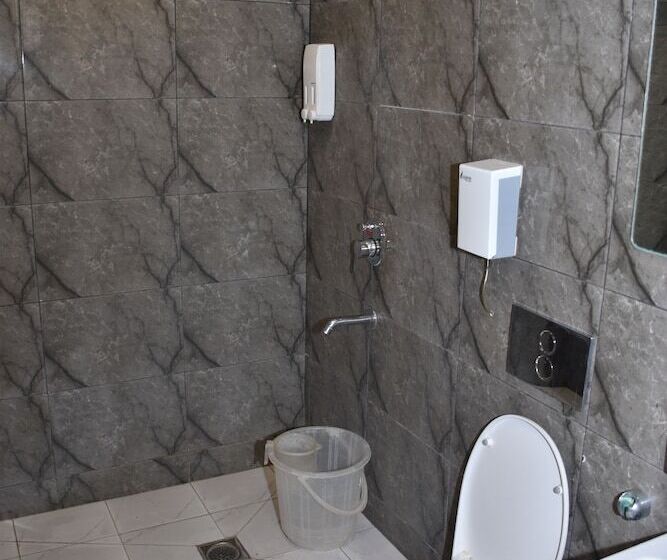 חדר דלוקס, 360