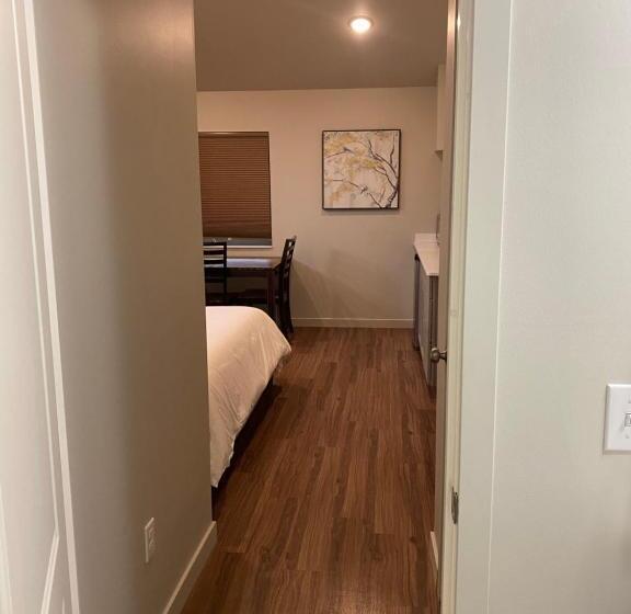 Номер Deluxe, Spruce Lodge