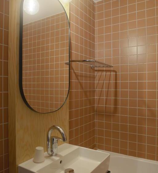 家庭间, Timberlodge