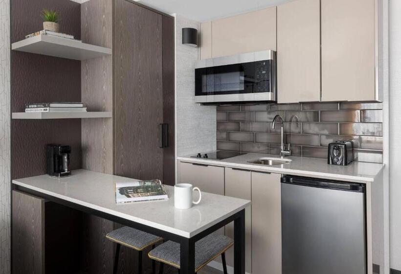 带大床的标准工作室, Towneplace Suites By Marriott New York Manhattan/chelsea