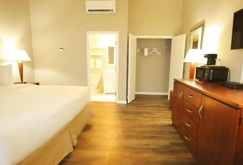 キングサイズベッドのスタンダードルーム, John S Pass Hotel   Fully Remote Check In