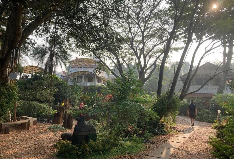اتاق استاندارد با چشم‌انداز باغ, Gaia's Garden Guest House