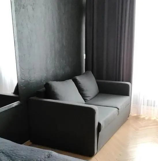 اتاق استاندارد سه تخته با سرویس بهداشتی مشترک, Ehostel360