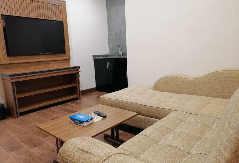 سوییت جونیور, Oriental Residence