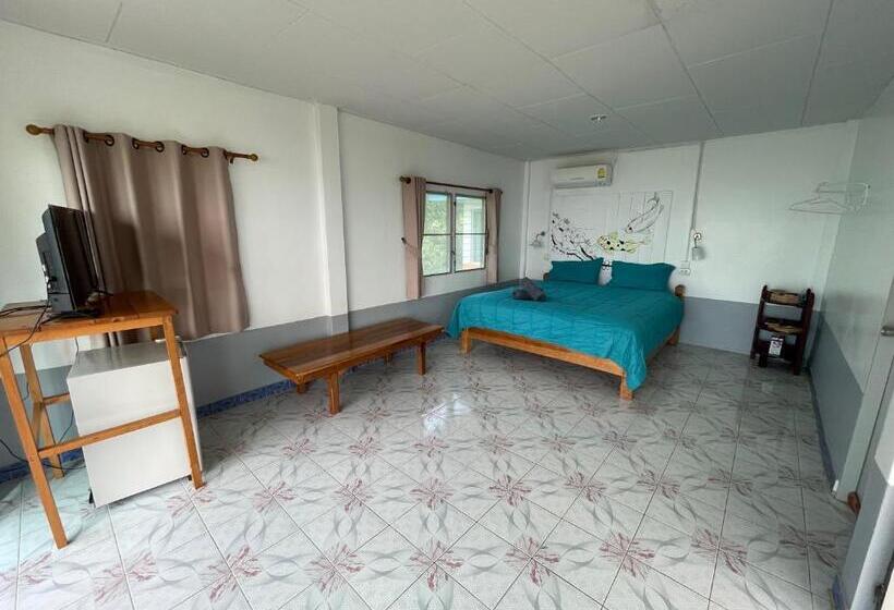 اتاق استاندارد با چشم‌انداز دریا, Sabai Beach Resort