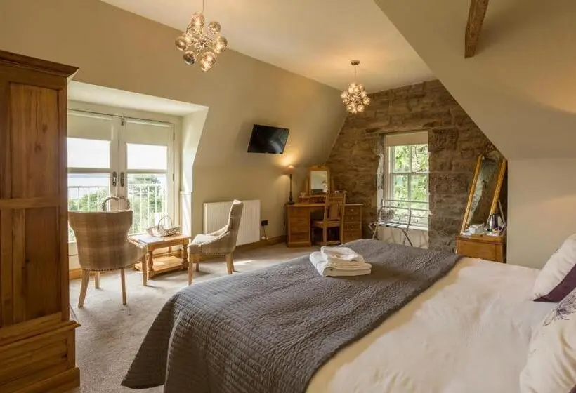 سوئیت جونیور با چشم‌انداز باغ, Taypark House