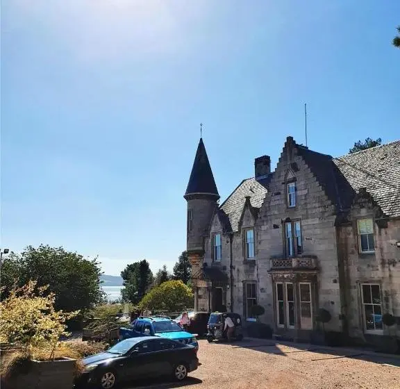 سوئیت جونیور با چشم‌انداز باغ, Taypark House