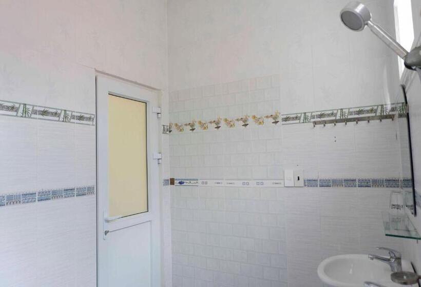 اتاق لوکس, Tuan Vu Bao Long Da Lat