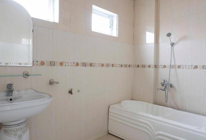 اتاق لوکس, Tuan Vu Bao Long Da Lat