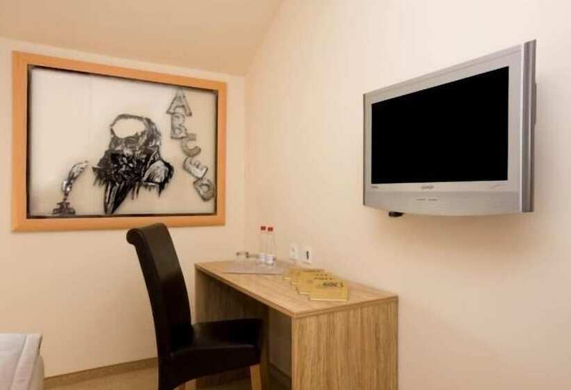 اتاق اکونومی, Ambient