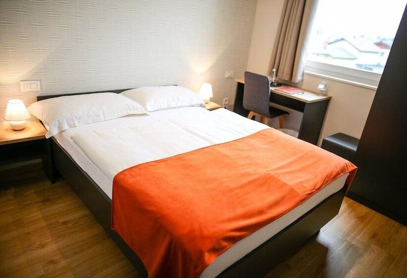 اتاق اکونومی, Ambient