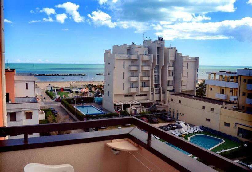 Трехместный Номер Классика, Apollo