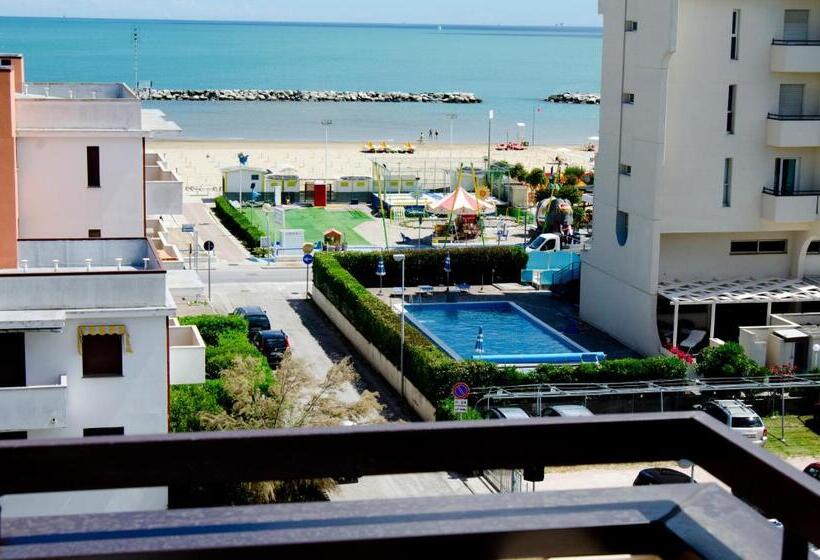 Трехместный Номер Классика, Apollo