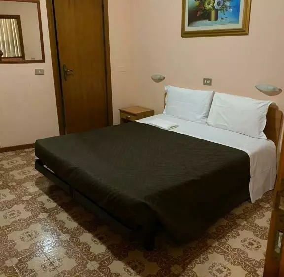 スタンダードルーム, Nuovo Hotel Attico