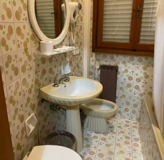 スタンダードトリプルルーム, Nuovo Hotel Attico