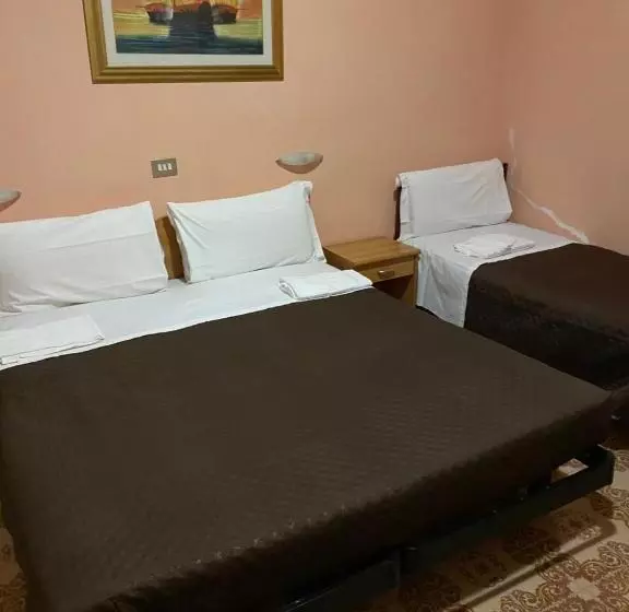 スタンダードトリプルルーム, Nuovo Hotel Attico