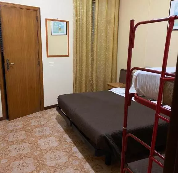 スタンダード４人部屋, Nuovo Hotel Attico