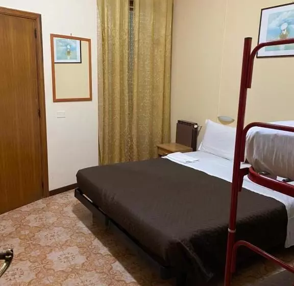 スタンダード４人部屋, Nuovo Hotel Attico