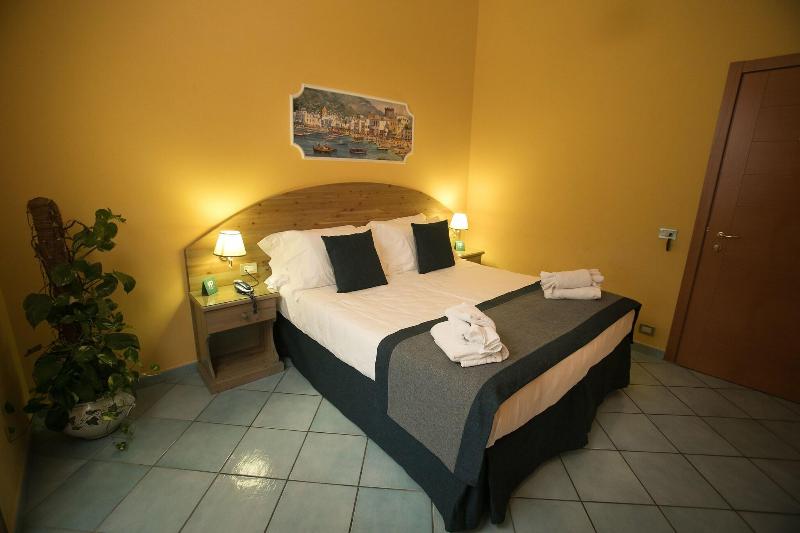 اتاق استاندارد چهار تخته, Potenza