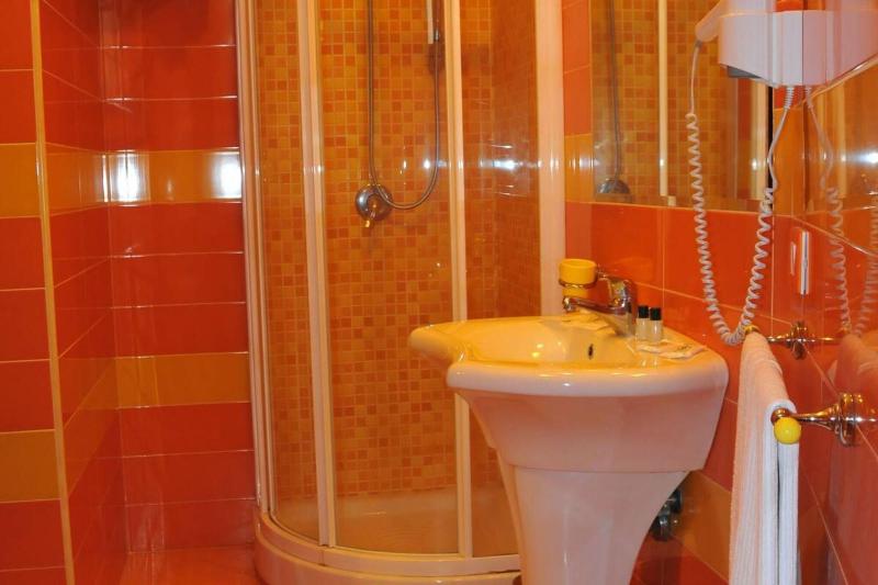 اتاق استاندارد سه نفره, Potenza