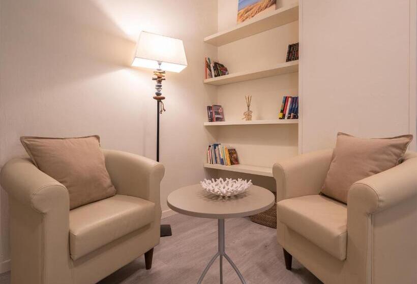 バルコニー付き１ベッドルームアパートメント, Residence Capitol