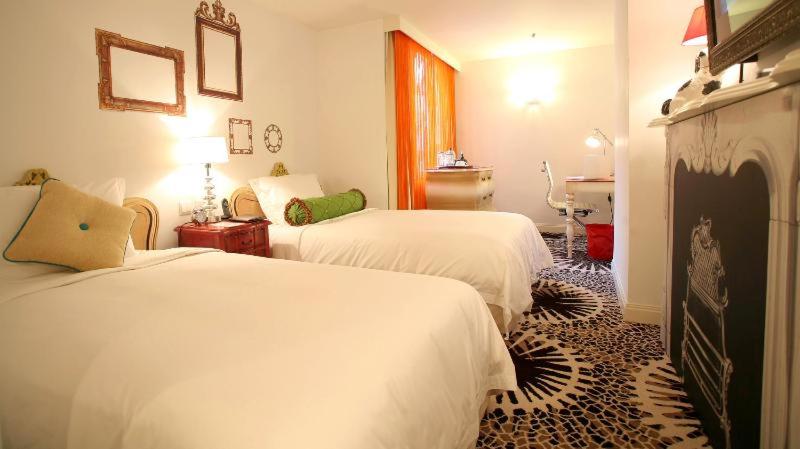 اتاق استاندارد, The Luxe Manor