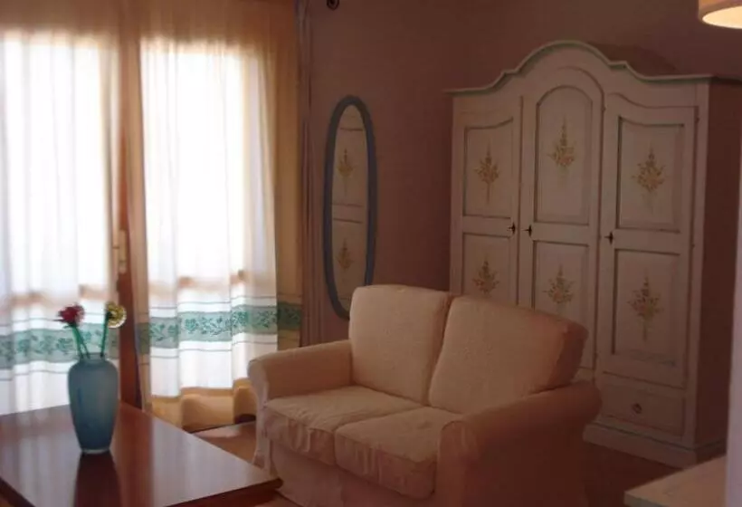 ジュニアスイート, Valkarana Country Relais