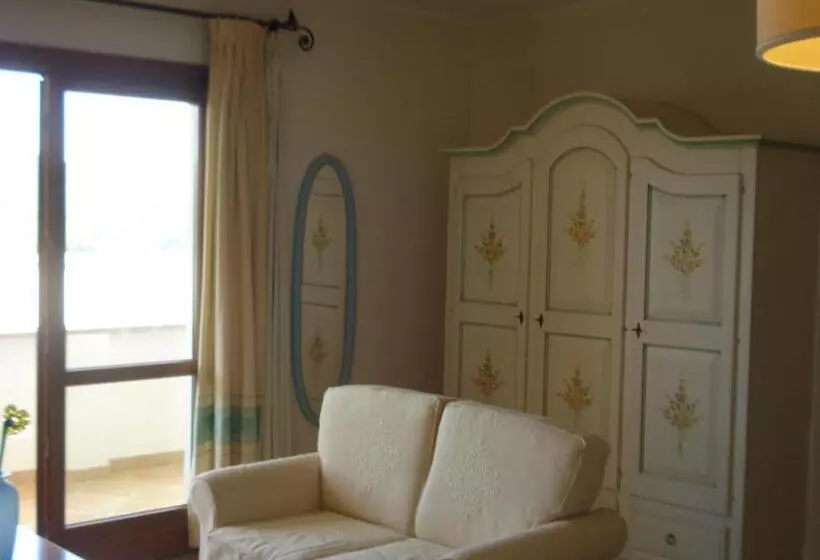 ジュニアスイート, Valkarana Country Relais