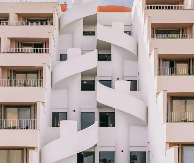 سوییت جونیور, Mangia S Torre Del Barone Resort