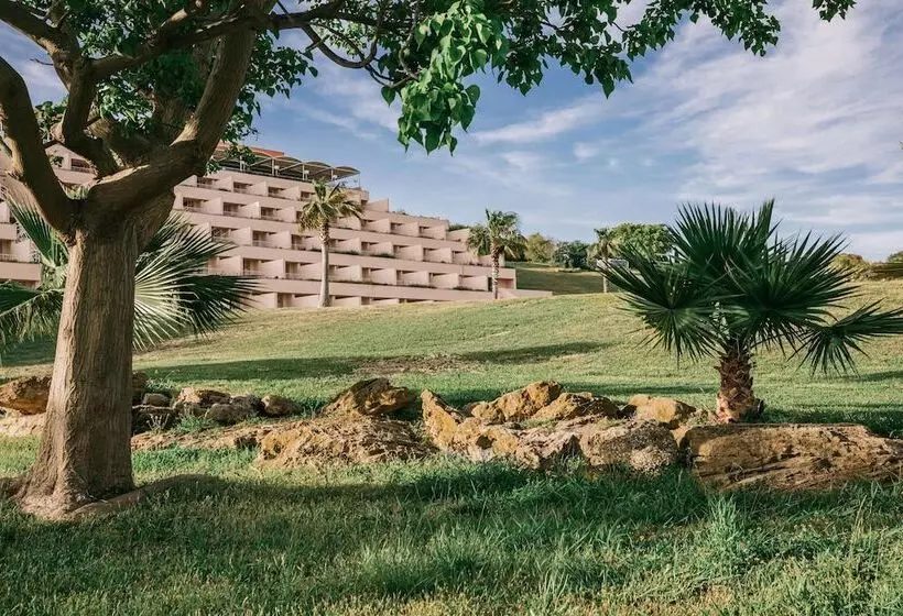 اتاق لوکس چهار تخته, Mangia S Torre Del Barone Resort
