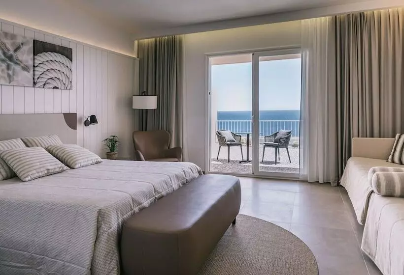 اتاق لوکس چهار تخته, Mangia S Torre Del Barone Resort
