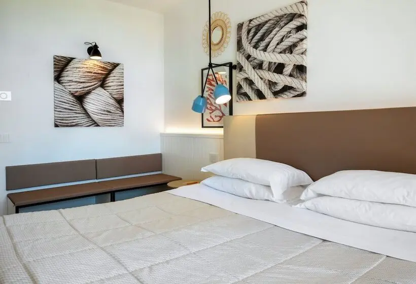 اتاق لوکس چهار تخته, Mangia S Torre Del Barone Resort