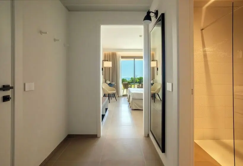 اتاق سوپریور سه تخته, Mangia S Torre Del Barone Resort