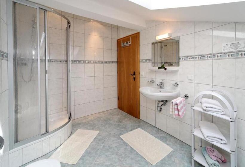 اتاق پنت هاوس, Gasthof Pension Kraus