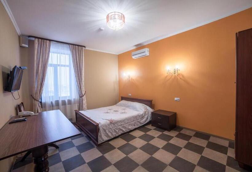 Economy Room, райский дворик