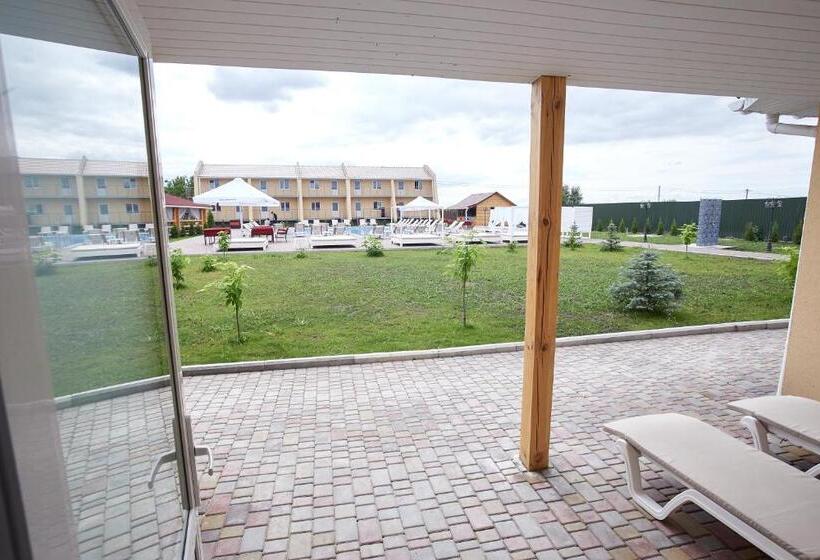 1 Bedroom Apartment, райский дворик