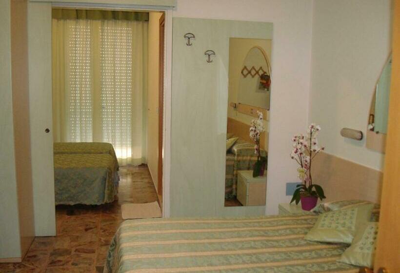 Четырехместный Номер Стандарт, Cannes