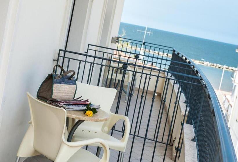Номер Комфорт, Cannes