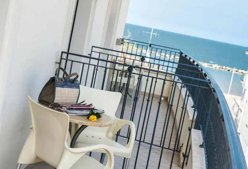 コンフォートルーム, Cannes