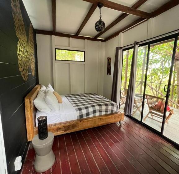 ویلای استاندارد با چشم‌انداز باغ, Hostel Island Paradise, Saboga Lodge And Villa Noelia