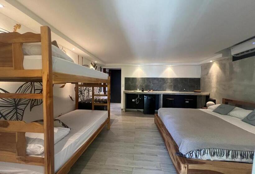 اتاق لوکس خانوادگی, Hostel Island Paradise, Saboga Lodge And Villa Noelia