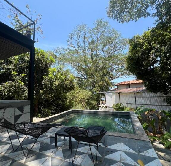 اتاق لوکس, Hostel Island Paradise, Saboga Lodge And Villa Noelia