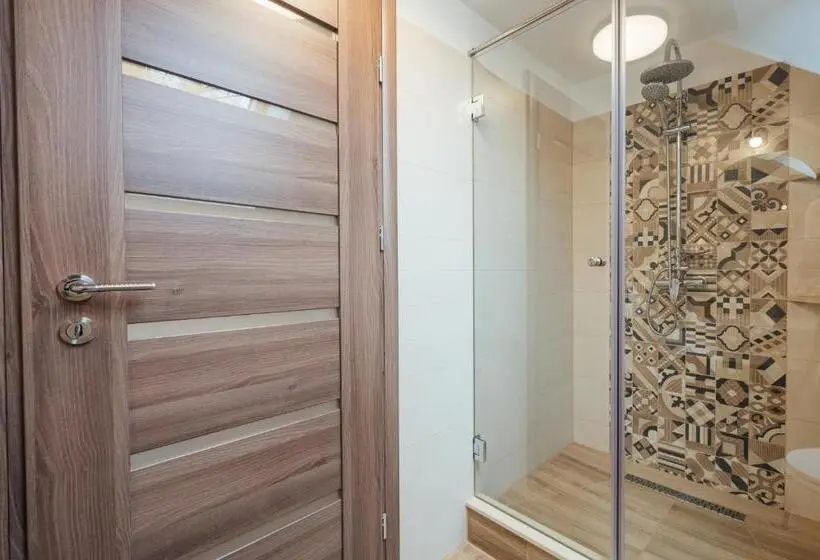 آپارتمان سوپریور 1 خوابه, Pensiunea Comfort