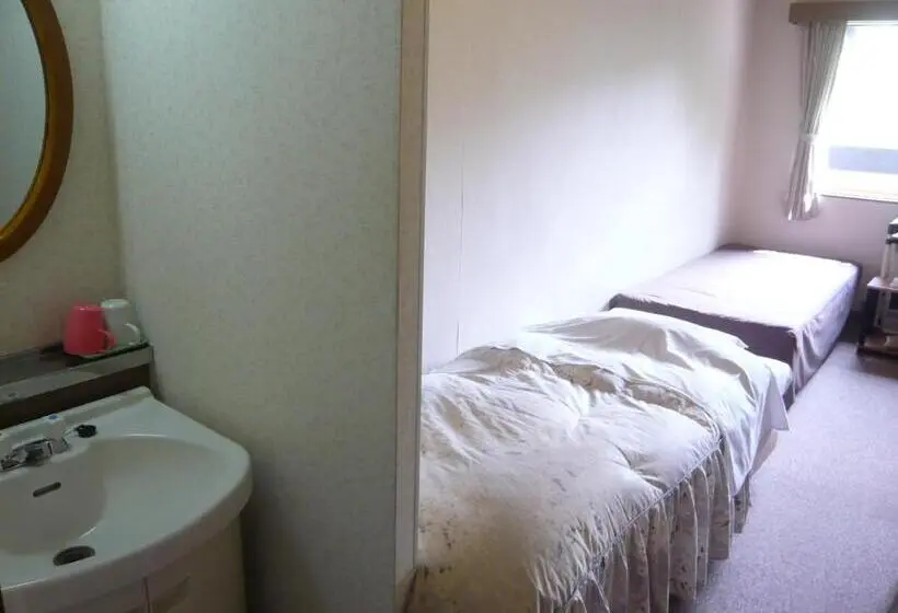 اتاق استاندارد چهارنفره با سرویس بهداشتی مشترک, Blueberry Pension Madarao