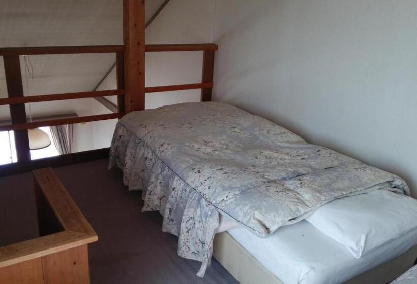 غرفة قياسية رباعية حمام مشترك, Blueberry Pension Madarao