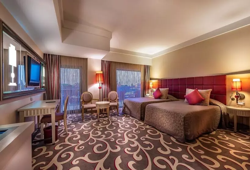 سوییت, Cornelia Diamond Golf Resort & Spa