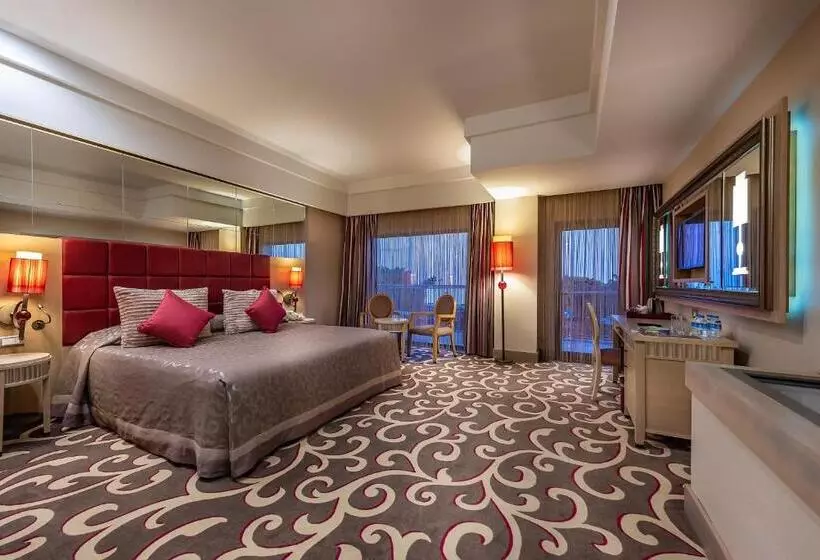 سوییت, Cornelia Diamond Golf Resort & Spa