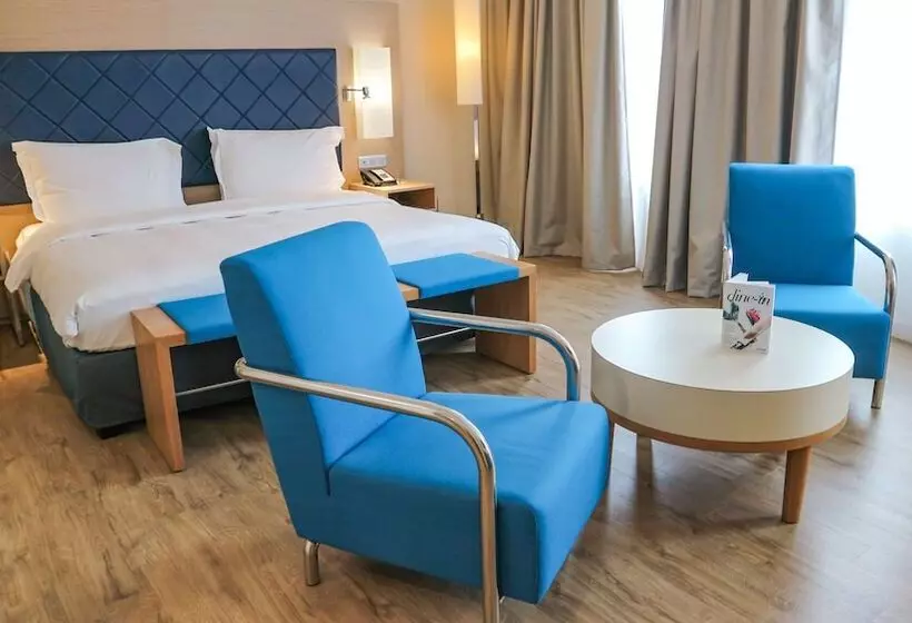 سوئیت جونیور اینتریور, Radisson Blu Hotel Toulouse Airport