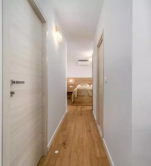 Comfort room with mountain view, Rooms Vedrana