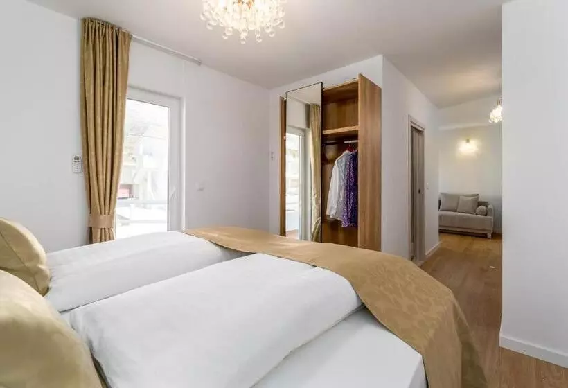 Comfort room with mountain view, Rooms Vedrana